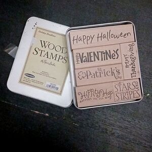 🔹️Holiday Headlines Wood Stamps